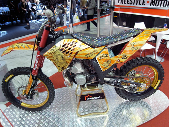 KTM 250 SX 2009: ლუი ვიტონის სავარძლით